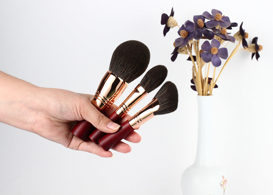 Vonira Beauty Red Rose Color Essential Seyahat Fırça Seti %100 Vegan Cruelty Free 8 Parça Mini Yüz Göz Makyaj Fırça Seti