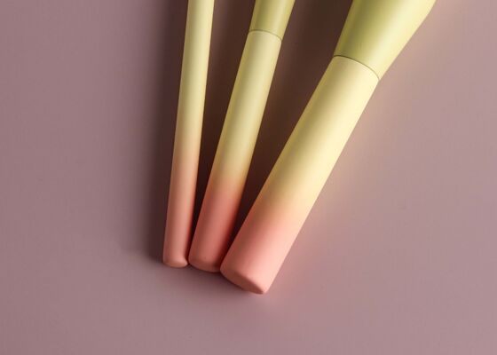 Vonira Beauty Lüks Kesinlik Yükseltme Fırçası Eğimli Renkli Ahşap Tutanaklarla