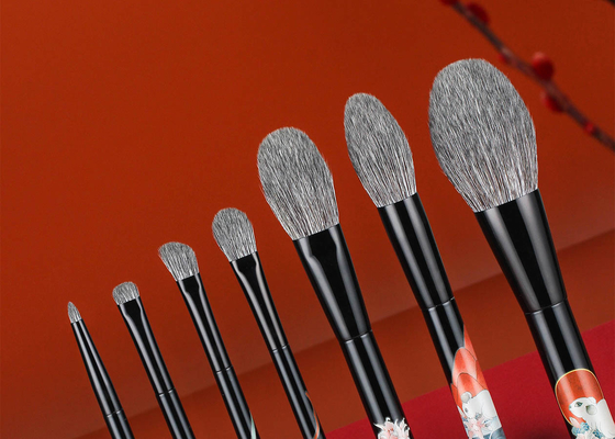 Sürdürülebilir Anti-Bakteriyel Çevre Dostu Vegan Mısır Lifi Makyaj Pudra Fırçası, Simli Huş Ağacı Saplı