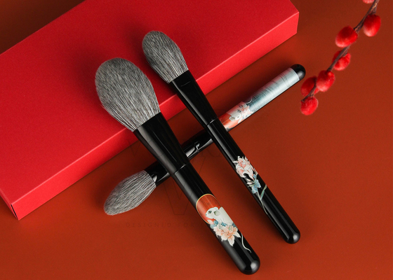 Mısır Lifi ve Simli Huş Ağacı Saplı Vegan Anti-Bakteriyel Sürdürülebilir Makyaj Pudra Fırçası